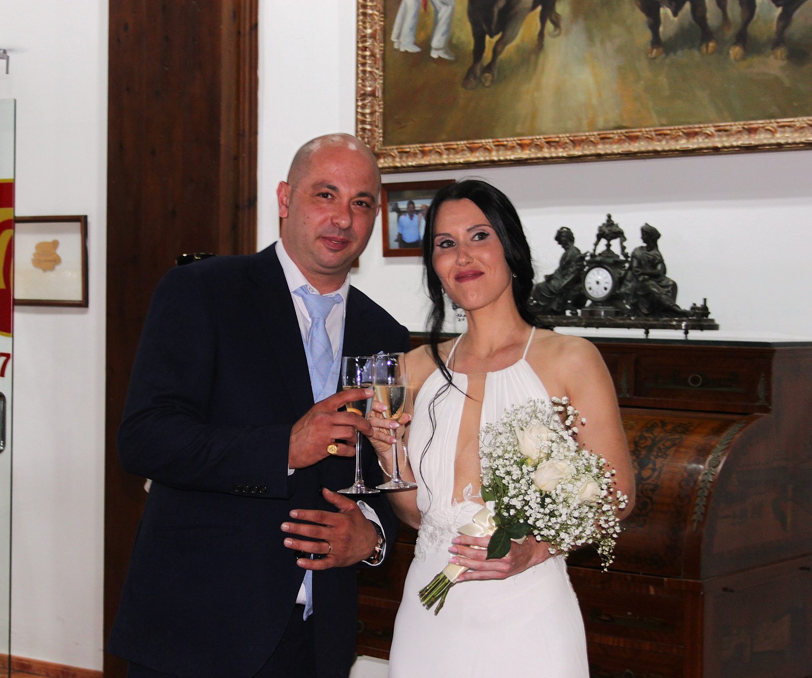 Il brindisi degli sposi in sala