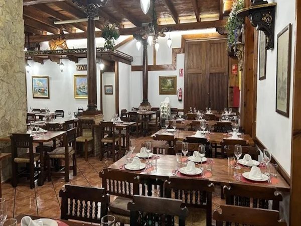 Mesas preparadas en Manises